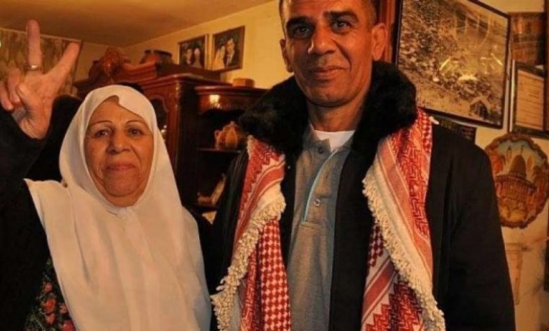 صورة الاحتلال يجدد الاعتقال الإداريّ للصحفي نضال أبو عكر