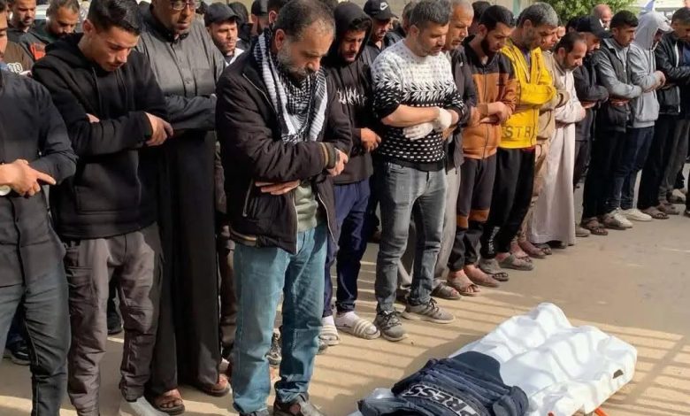 صورة منتدى الإعلاميين الفلسطينيين يدين جريمة الاحتلال قصف خيمة الصحفيين بخانيونس وينعى الصحفي حلمي الفقعاوي