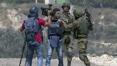 صورة منتدى الإعلاميين الفلسطينيين يندد بتواصل الانتهاكات الإسرائيلية بحق الصحفيين واعتقال الإعلامي ناصر اللحام ويطالب بالافراج عن الزملاء الأسرى