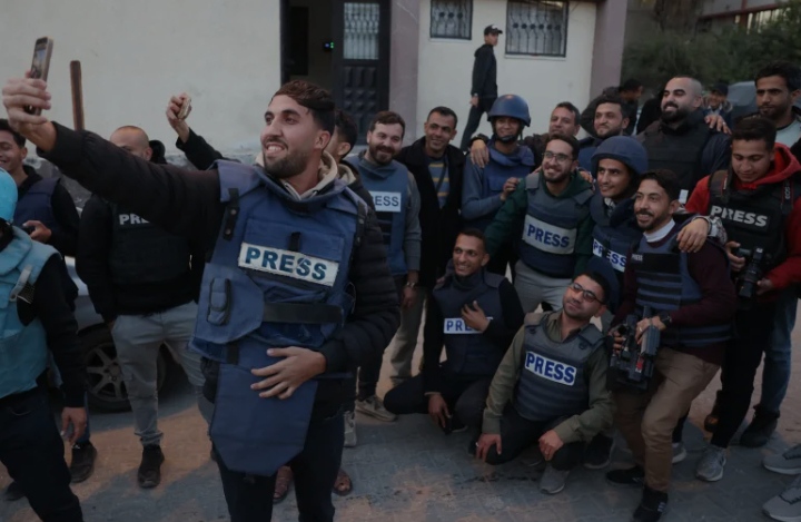 صورة أخبار | إسرائيل مقررة أممية: إسرائيل قتلت من الصحفيين أكثر مما قُتل بالحربين العالميتين