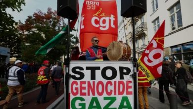 صورة هولندي يتوّج بجائزة الكاريكاتير الأوروبي عن رسم يفضح الإبادة الإسرائيلية